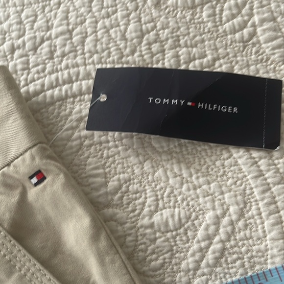 Tommy Hilfiger Chino Shorts - Picture 4 of 5